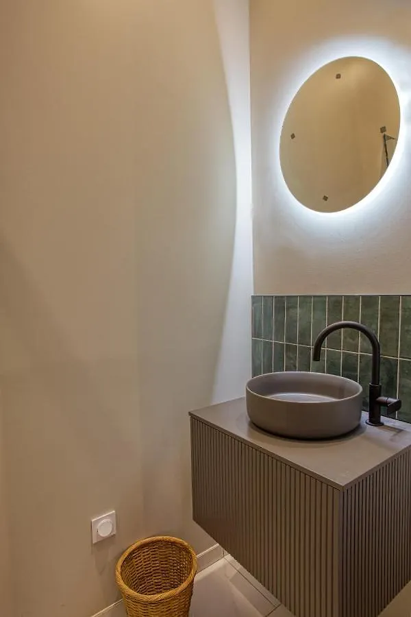 Appartement VIEUX LYON Quai de Saône 0*,  France